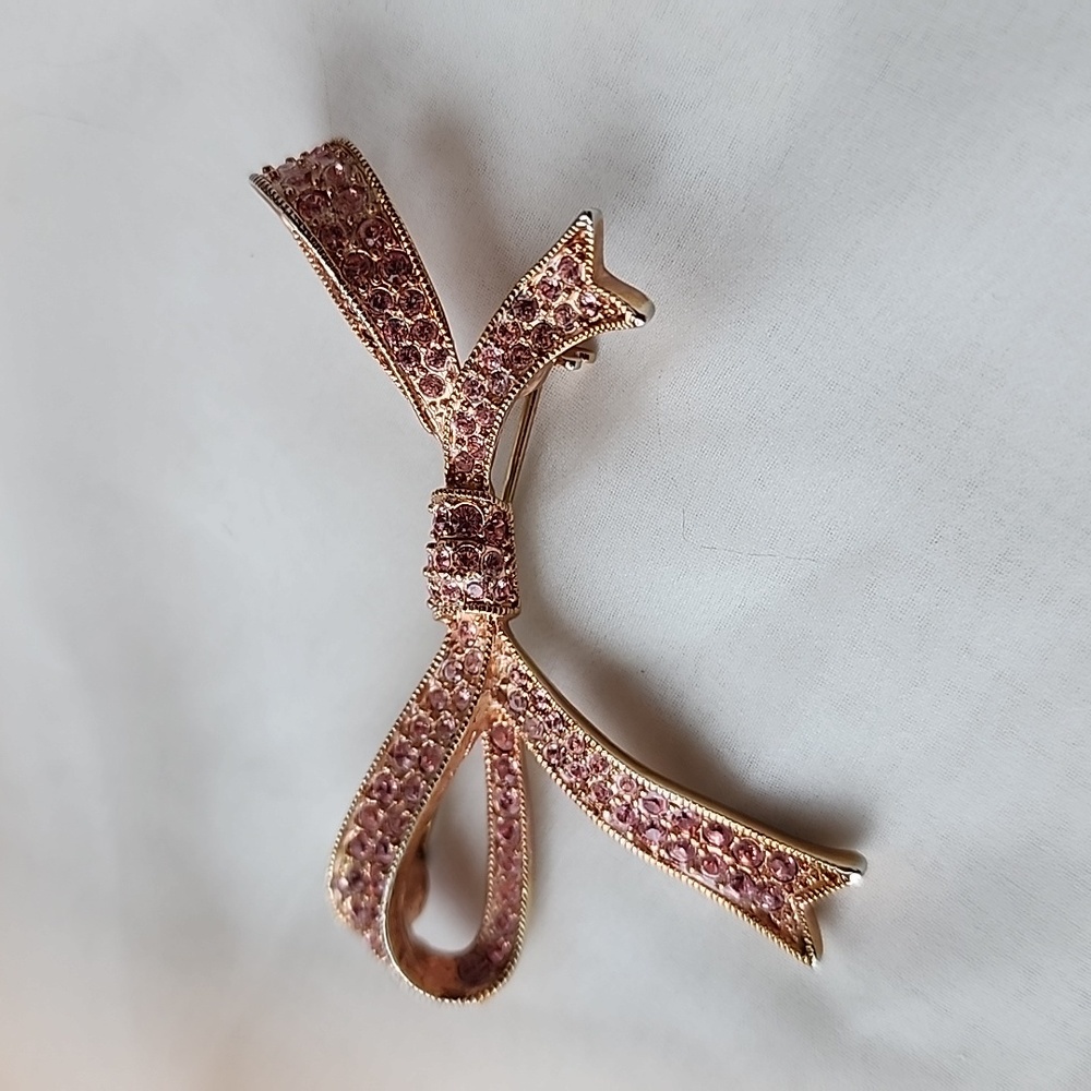 BEAUTIFUL KJL Pink Rhinestone Bow Pin PRE-OWNED